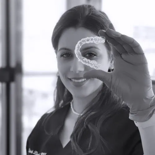 Le Dr Zaineb Zioud révolutionne l’orthodontie avec des techniques innovantes alliant intelligence artificielle et confort patient. Découvrez son parcours inspirant et sa vision de l’avenir des soins dentaires.