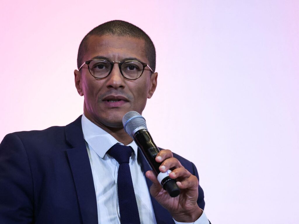 Karim Bouamrane, maire de Saint-Ouen et d’origine marocaine, pourrait jouer un rôle central dans la politique française en accédant